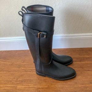 Burberry black rubber rain boots
